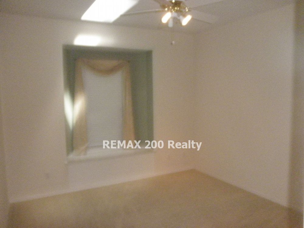 Gorgeous Winter Springs Home / Pool & Lawn Care Included property image