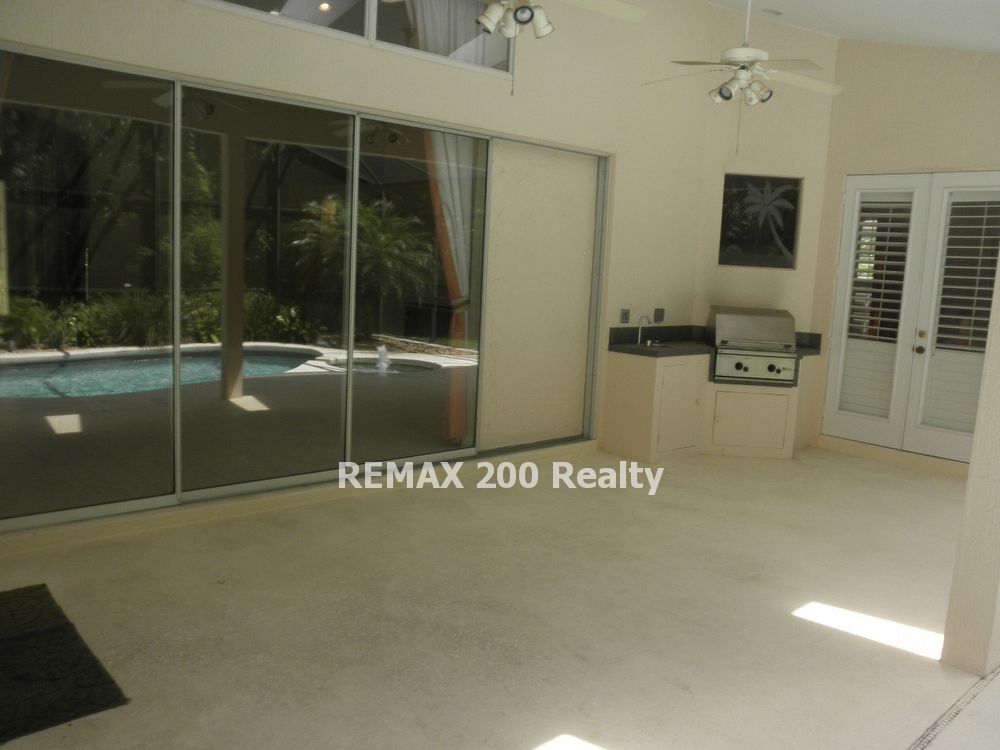 Gorgeous Winter Springs Home / Pool & Lawn Care Included property image