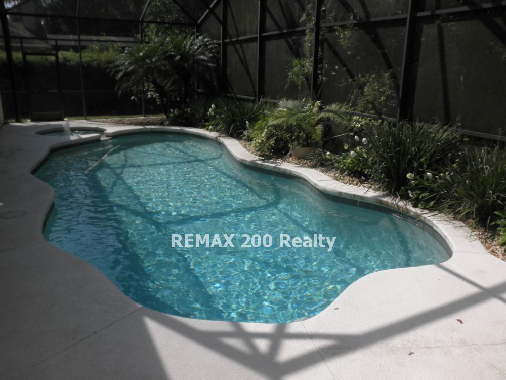 Gorgeous Winter Springs Home / Pool & Lawn Care Included property image