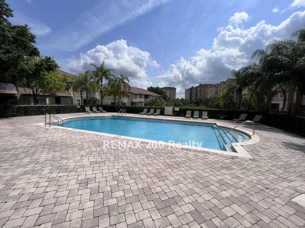 Dr. Phillips Area Townhome in Vizcaya property image