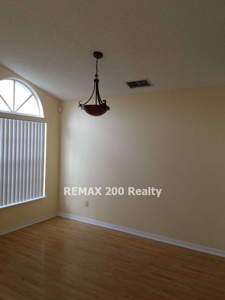 Conveniently Located Home Minutes From OIA property image