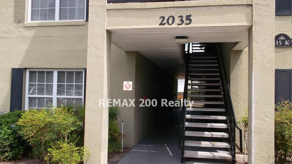 Conveniently Located 1st Floor Condo Minutes from OIA property image