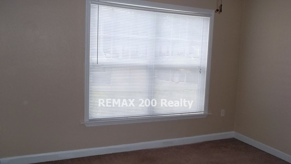 Conveniently Located 1st Floor Condo Minutes from OIA property image