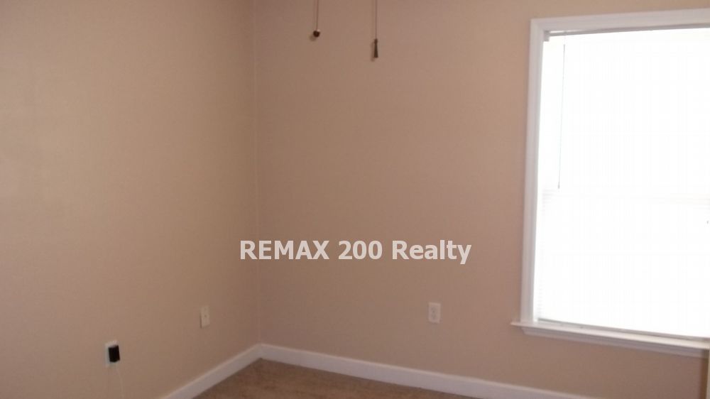 Conveniently Located 1st Floor Condo Minutes from OIA property image